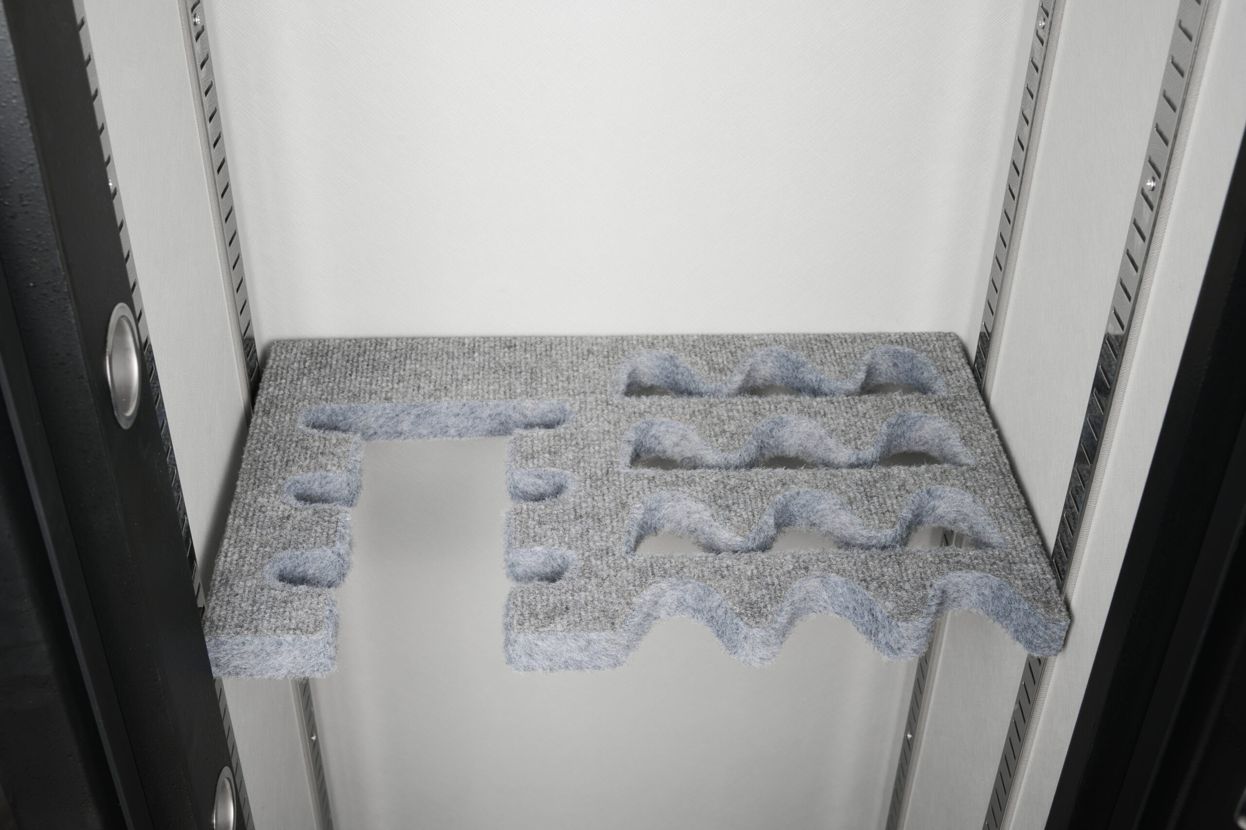 Dominator GC-4 premium gun safe - Image 6